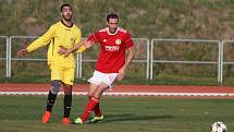 JASNÁ ZÁLEŽITOST. Fotbalisté Rumburka (ve žlutém) porazili doma Bohušovice 7:0.