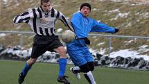 FOTBALISTÉ HORNÍHO Podluží (v prožkouvaném) porazili 8:1 Chřibskou.