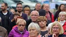 Demonstranty proti Andreji Babišovi přijel do Děčína podpořit Michael Kocáb.