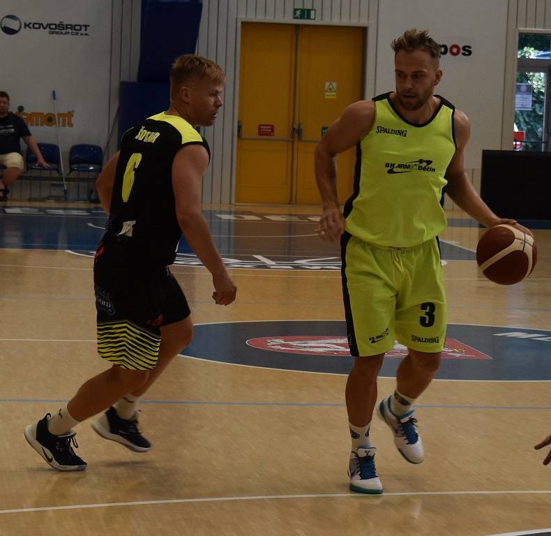 Basketbalisté Děčína narazili v dalším přípravném utkání na Ústí nad Labem. Sluneta naopak odehrála první přátelský zápas v rámci letní přípravy.