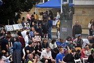 Studentský happening na Komenského náměstí v Děčíně v květnu 2023