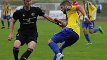 Varnsdorf (ve žlutém) porazil Třinec 1:0.