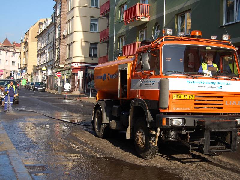 Do ulic města vyjedou zametací vozy, čištění města bude trvat přibližně tři měsíce.