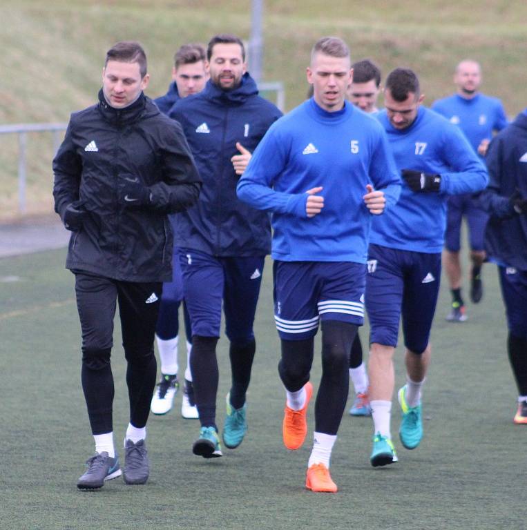 PRVNÍ TRÉNINK v roce 2018 mají za sebou fotbalisté Varnsdorfu.