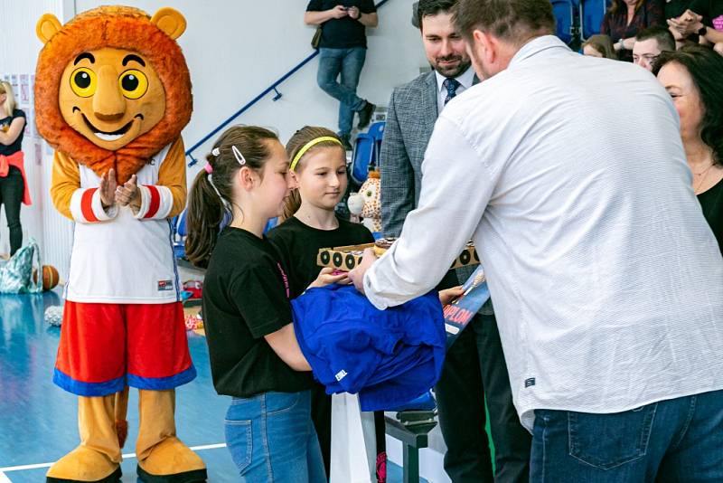 Slavnostní zakončení Vividbooks Národního finále U 11 dívek v basketbalu. Vítězství urvaly dívky z Hradce Králové.