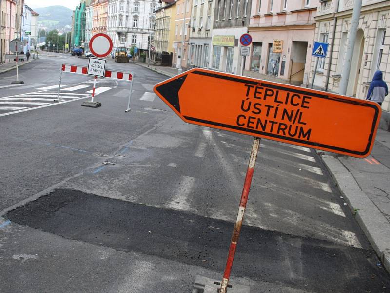 Uzavírka na Kamenické ulici v Děčíně.