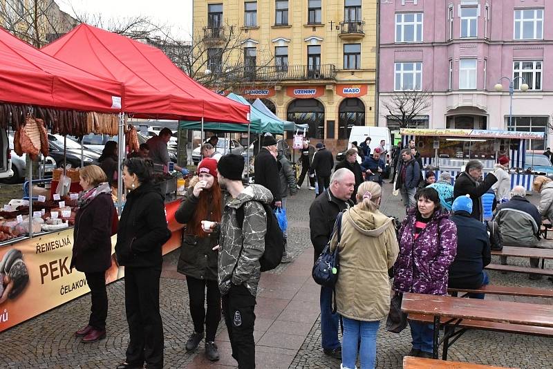 Zabijačkové trhy provoněly Masarykovo náměstí v Děčíně.