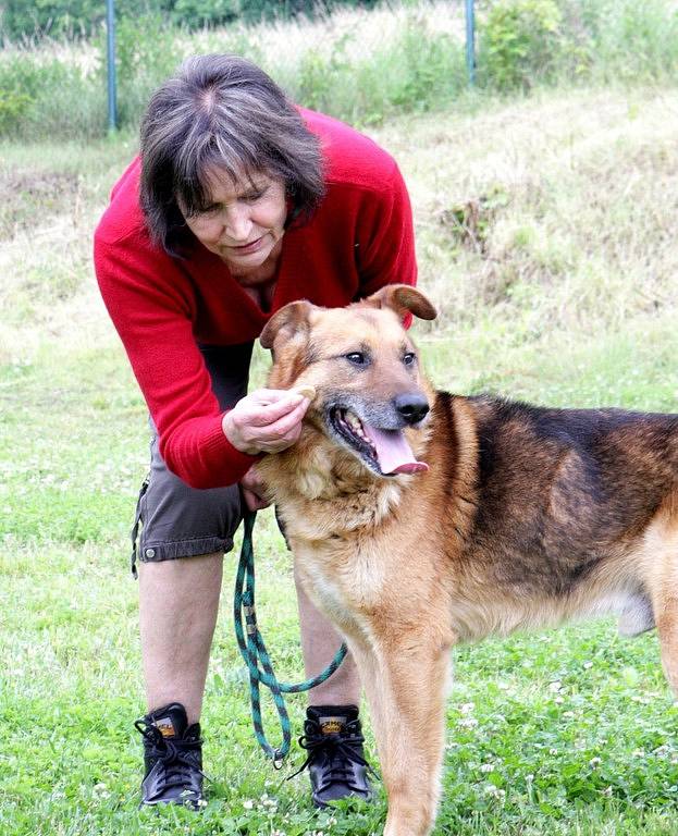 Děčínskému útulku opět přijela pomoci Marta Kubišová