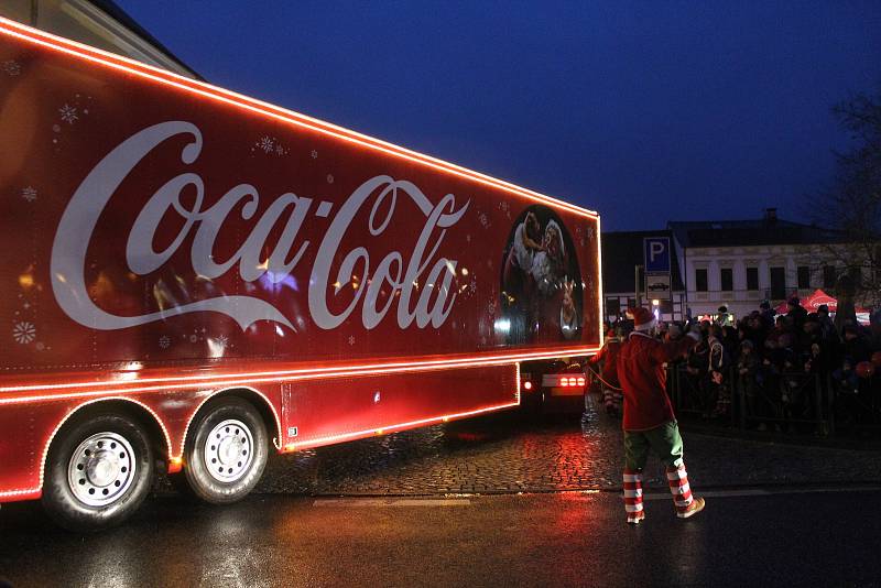 Vánoční Coca-Cola kamion přijel do Krásné Lípy.
