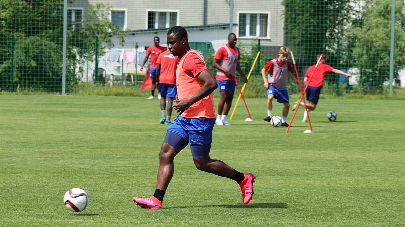 První trénink v rámci letní přípravy mají za sebou fotbalisté Varnsdorfu.