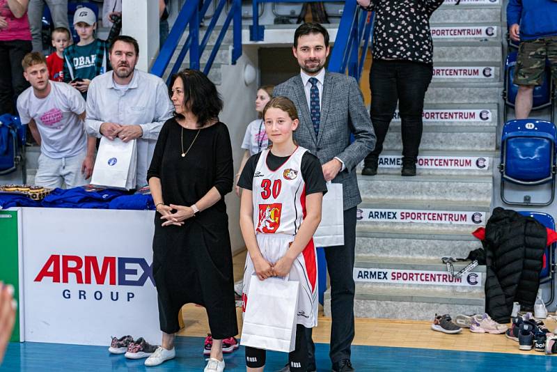 Slavnostní zakončení Vividbooks Národního finále U 11 dívek v basketbalu. Vítězství urvaly dívky z Hradce Králové.