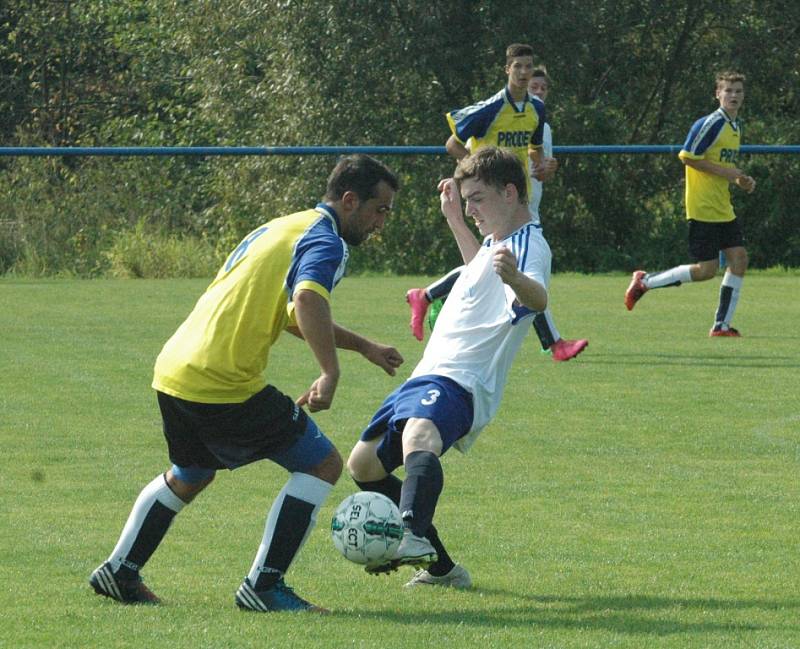 VÍTĚZSTVÍ ZŮSTALO DOMA. Aneb Česká Kamenice B (žluté dresy) doma porazila Chřibskou 4:1.