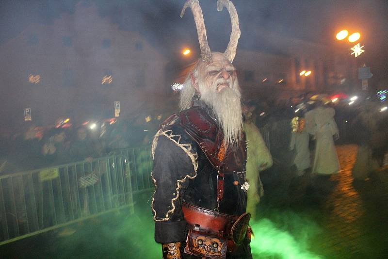 Krampusáci vyděsili Benešov.