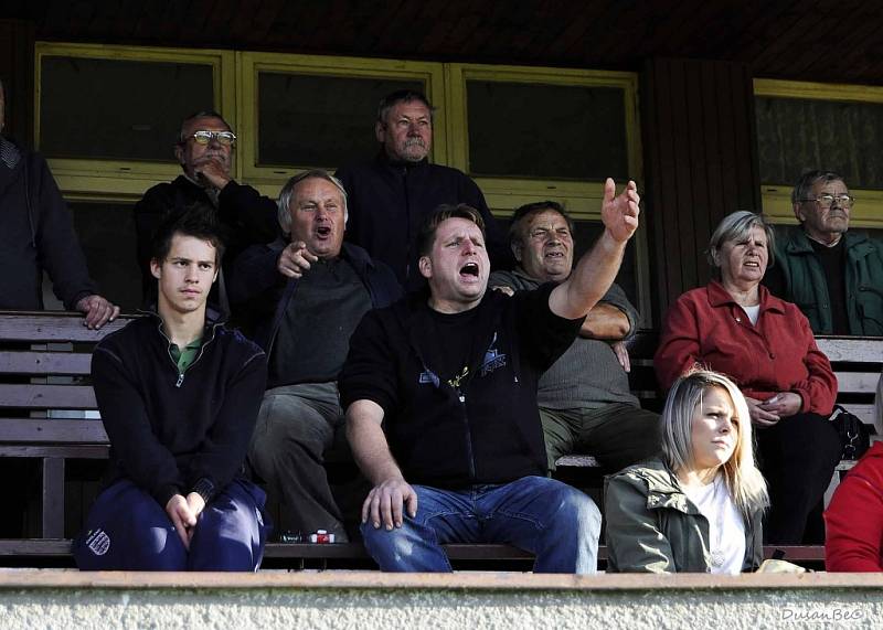 ŠLUKNOV potěšil fanoušky, doma porazil Křešice 4:1.