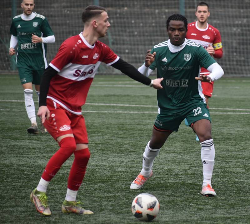 Fotbal, I.A třída: Junior Děčín - Pokratice 2:1 (0:0).