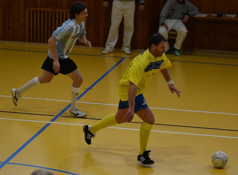 Sálovka, veteráni: Futsal Varnsdorf - Nota Děčín 3:1.