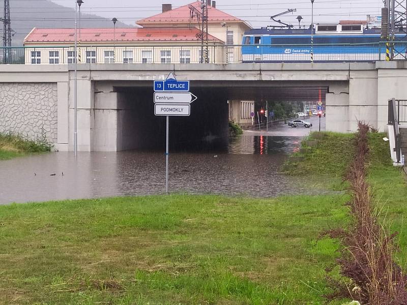 Zatopený viadukt Pětimostí v Děčíně.