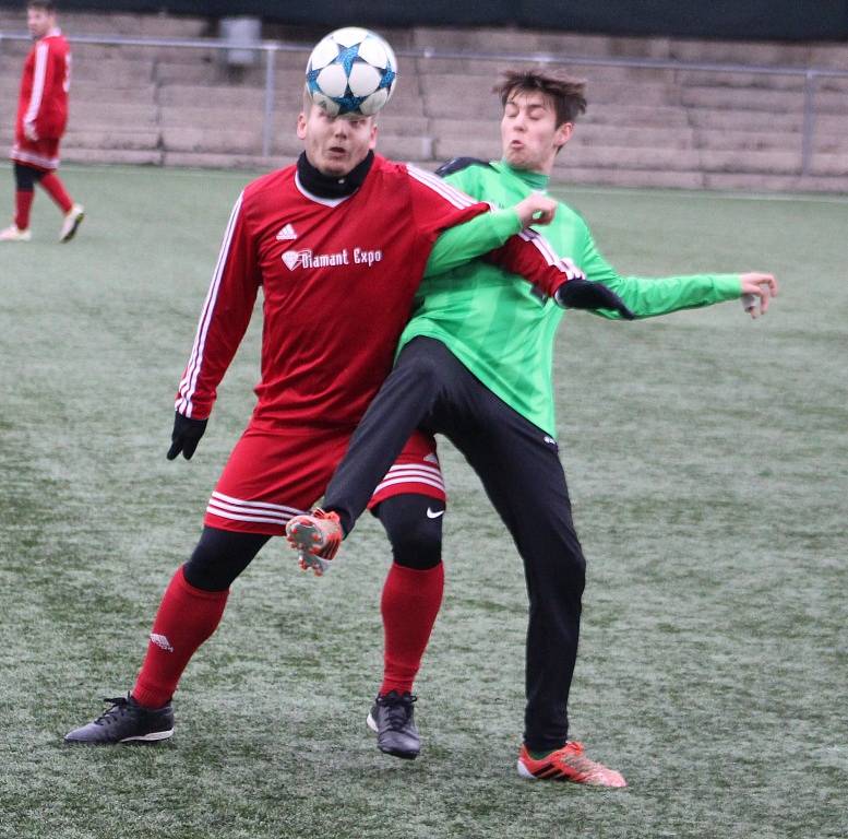 VILÉMOV PADL. Fotbalisté Vilémova (v zeleném) prohráli s Neštěmicemi 1:2.