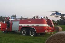 Nedaleko Jetřichovic hasiči dva dny bojují s lesním požárem.