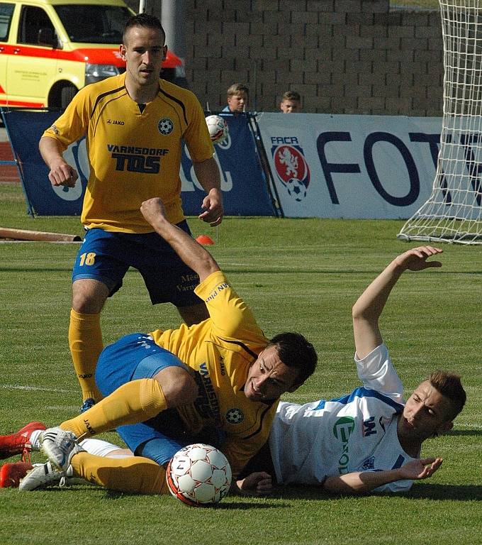 FNL, 30. KOLO. FK Ústí nad Labem (bílé dresy) vs. FK Varnsdorf.