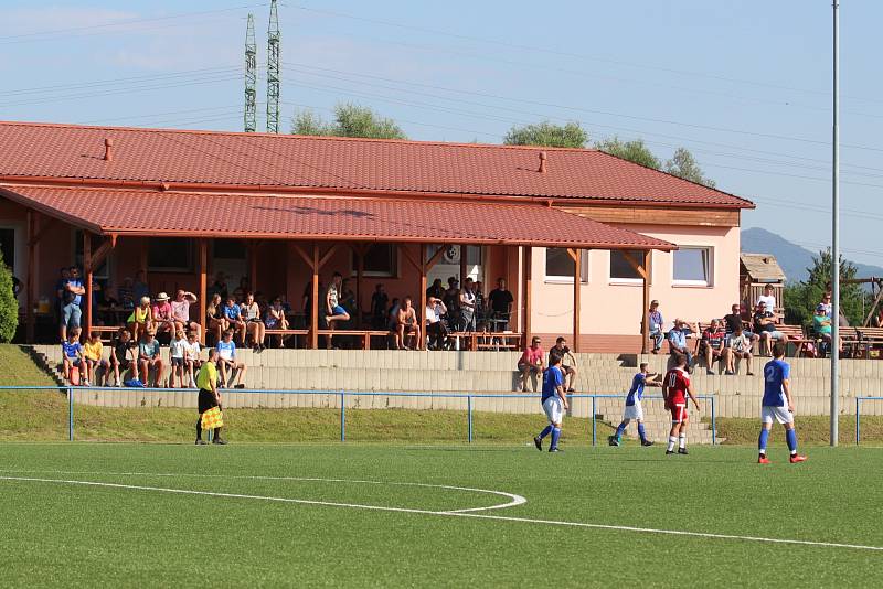 Fotbalisté Modré (modré dresy) překvapili v Srbicích výhrou 3:1.