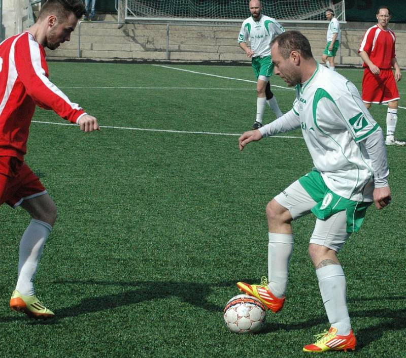 HEŘMANOV (v bílém) porazil Dobkovice 6:1.