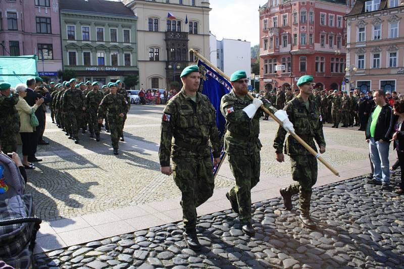 Příslušníci aktivních záloh oslavili v Děčíně desáté výročí vzniku své jednotky.