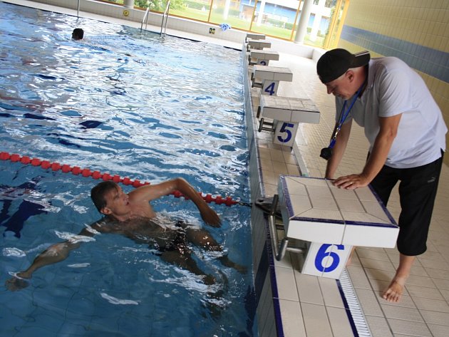Plavec Miroslav Smrčka oslepl, přesto chce na olympiádu.