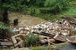 Obyvatelé Děčínska likvidují škody, které napáchala sobotní velká voda