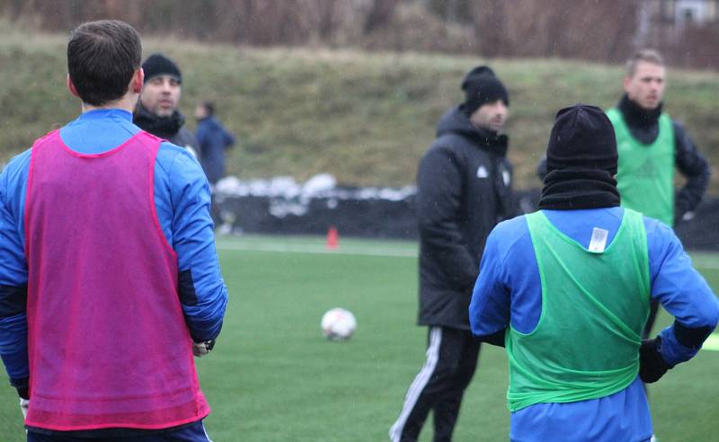 PRVNÍ TRÉNINK. Fotbalisté Varnsdorfu zahájili zimní přípravu na jarní část druhé ligy.