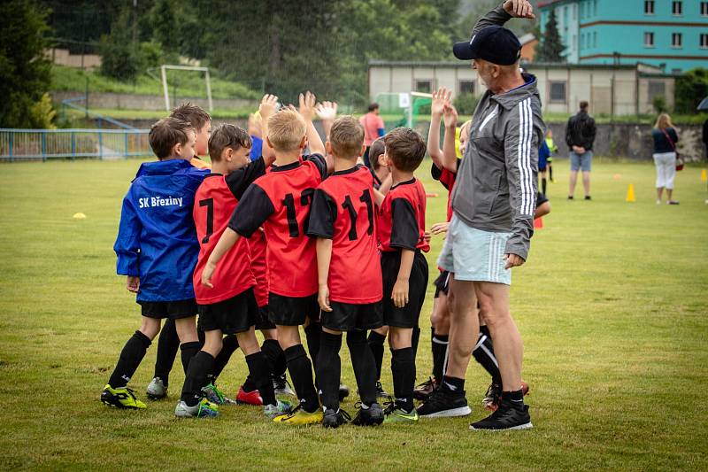 FINÁLE. Ti nejmenší fotbalisté bojovali v Březinách o titul okresního přeborníka.