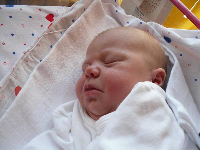 Mamince Lucii Maťátkové z Huntířova se 26. června ve 02.45 narodila v děčínské nemocnici dcera Terezka Maťátková. Měřila 45 cm a vážila 2,9 kg.