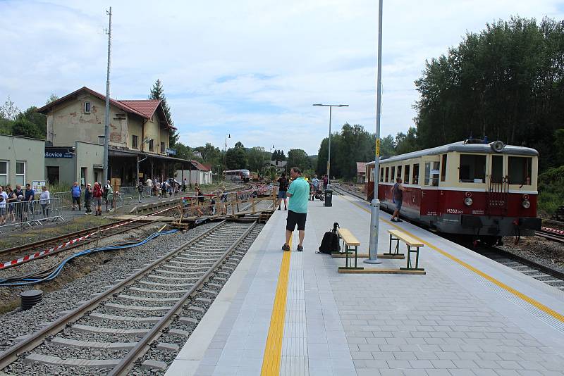 Opravované dolní nádraží v Mikulášovicích.
