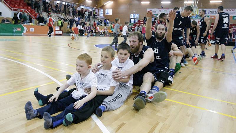 SEMIFINÁLE číslo pět. Pardubice hostily Děčín.