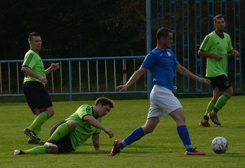 Březiny (v modrém) doma porazily Benešov 2:1.