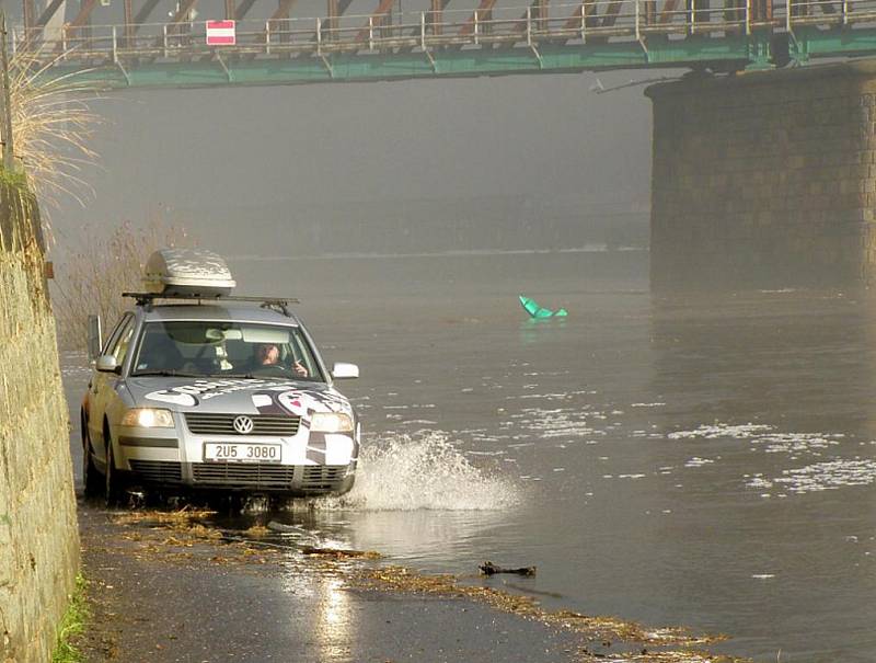 Hladina Labe v Děčíně by do neděle 16.ledna 2011 měla dosáhnout hranice osmi metrů