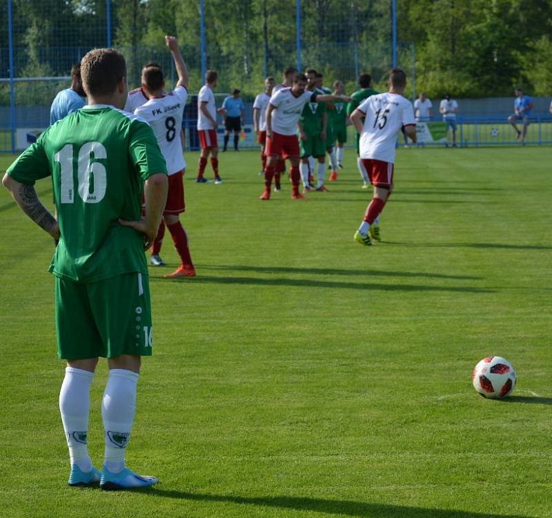 DERBY. Jílové (v bílém) vyhrálo ve Vilémově 3:1.