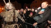 Po náměstí v Benešově nad Ploučnicí se proháněli čerti krampusáci