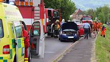 Nehoda dvou osobních vozů a autobusu v Křešicích