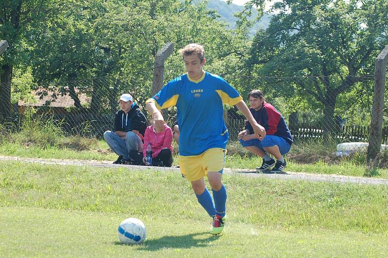 FOTBALISTÉ T.J. Kemp Starý Šachov slavili vítězství ve III. třídě.