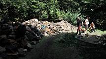Báňští záchranáři z Mostu pomáhali po povodních v Dolním Žlebu.