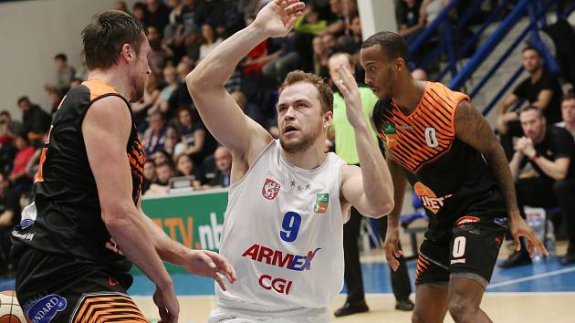 Basketbalové derby mezi Děčínem a Ústím nad Labem.