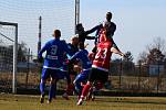 REMÍZA. Varnsdorf (v modrém) remizoval s Táborskem 1:1.