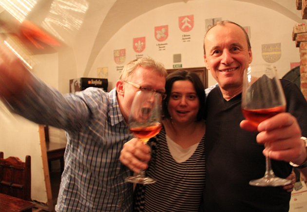  Organizátoři z klubu ostravských vínobuditelů K.A.H.A.N. hlásí: Vše připraveno!