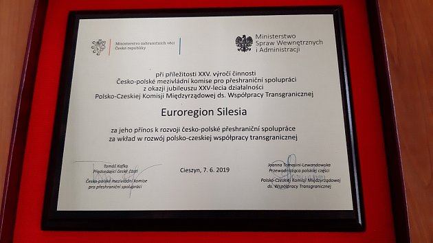 Již více než 20 let se Euroregion Silesia aktivně podílí na činnosti Česko-polské mezivládní komise pro přeshraniční spolupráci.