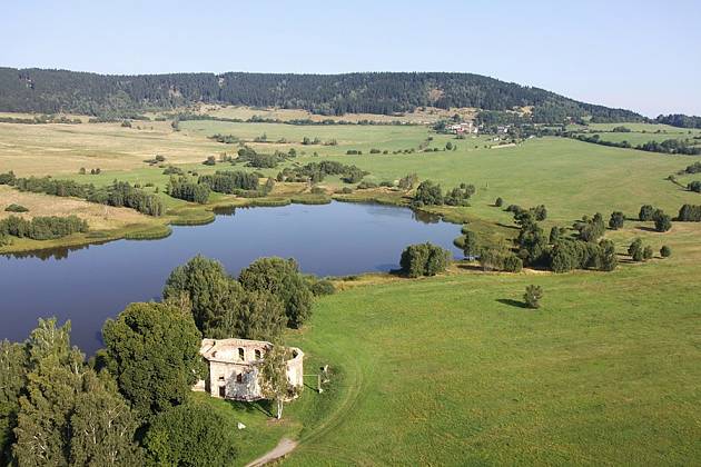 Blažejský rybník - naučná stezka sv. Blažeje a Třebouňský vrch