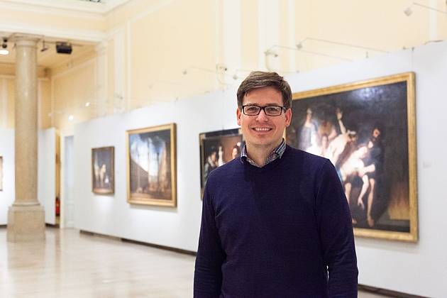 Expert na výtvarné umění Michal Šimek mezi obrazy starých mistrů z podzimní aukce aukčního domu Dorotheum
