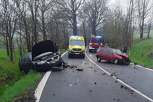 Dopravní nehoda u Mníšku se 4 zraněnými