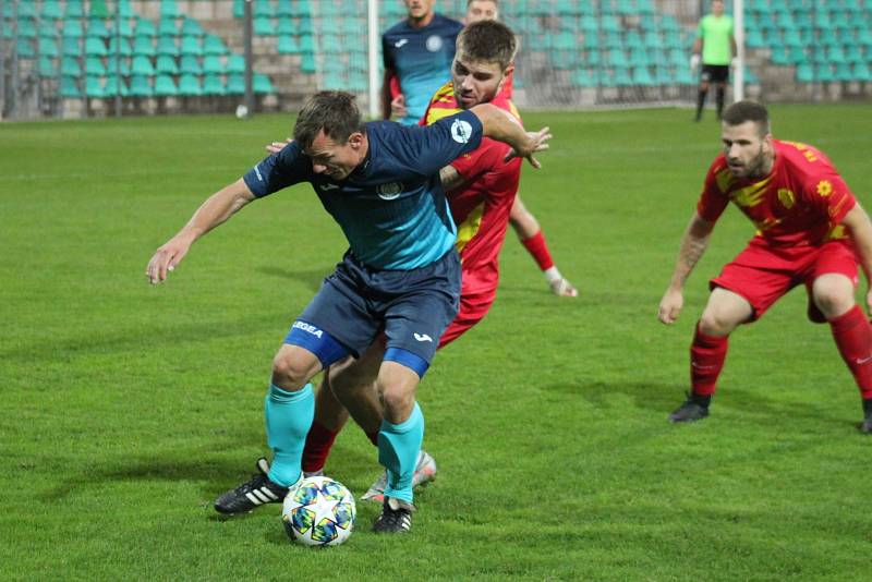 Divize B: Chomutov - Březová 2:0.