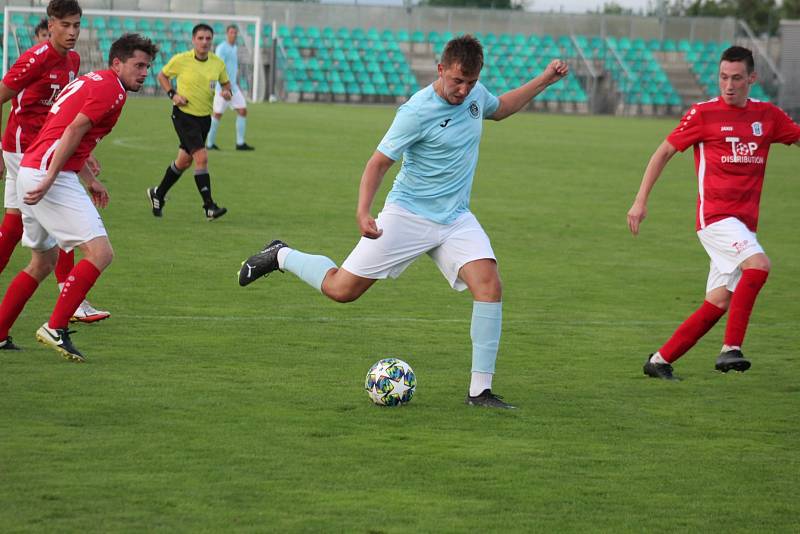 Chomutov (v modrém) doma přemohl Český Brod.